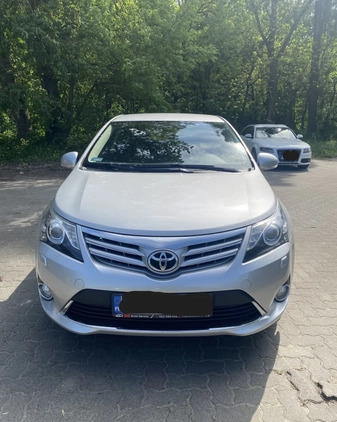 Toyota Avensis cena 47000 przebieg: 218000, rok produkcji 2014 z Poznań małe 121